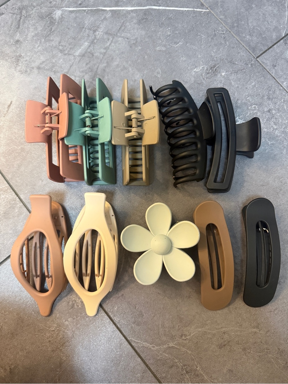 Neutral & Pastel Hair Clips β Assorted Pink, Green, Beige, Brown, Black